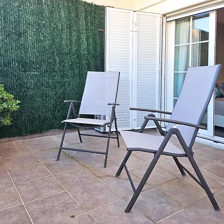 Modern 3 Bedroom Penthouse *