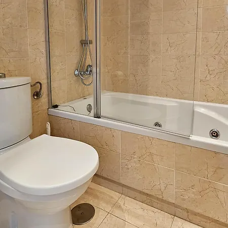 Modern 3 Bedroom Penthouse Apartmán *