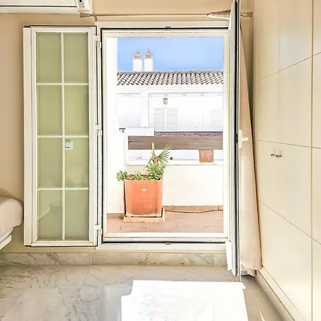 Modern 3 Bedroom Penthouse Apartmán